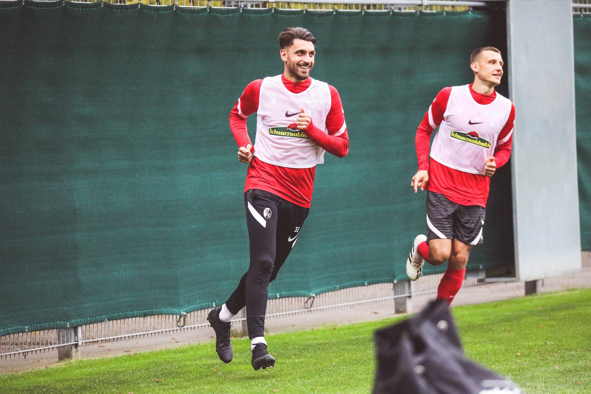 包含弗赖堡主教练表现亮眼,获得好评的词条 包含弗赖堡主教练表现亮眼,获得好评的词条