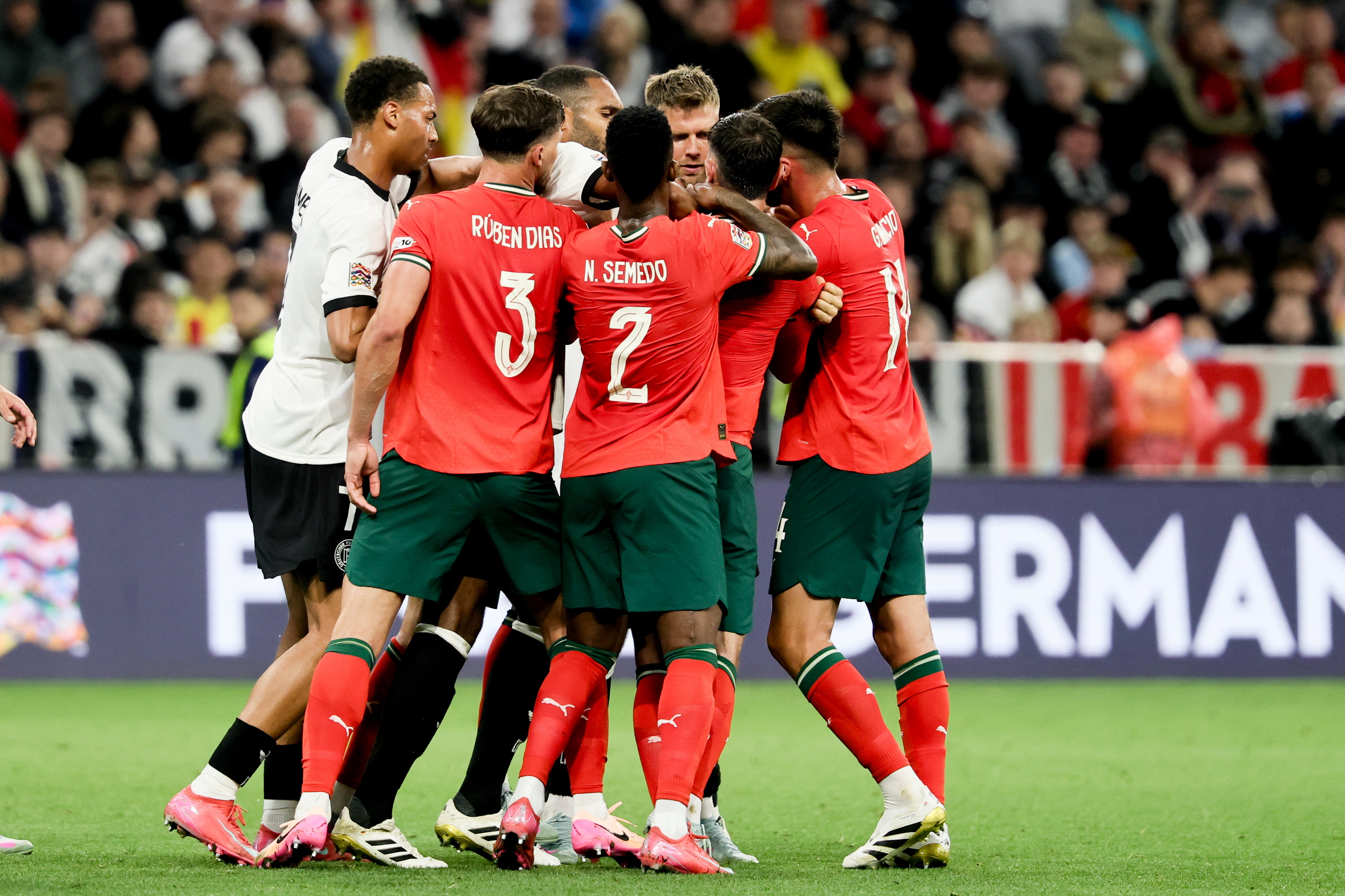 曼联憾负葡萄牙，遗憾止步强