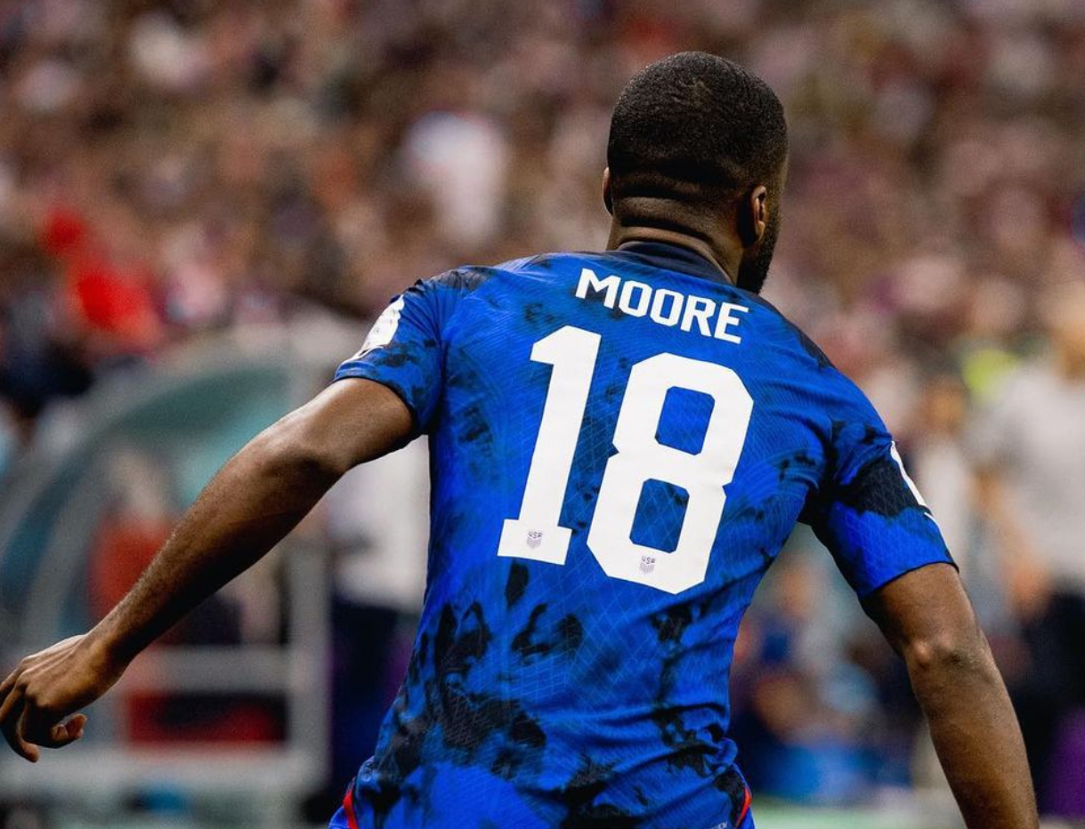 沙尔克球员接连受伤，陷入危机