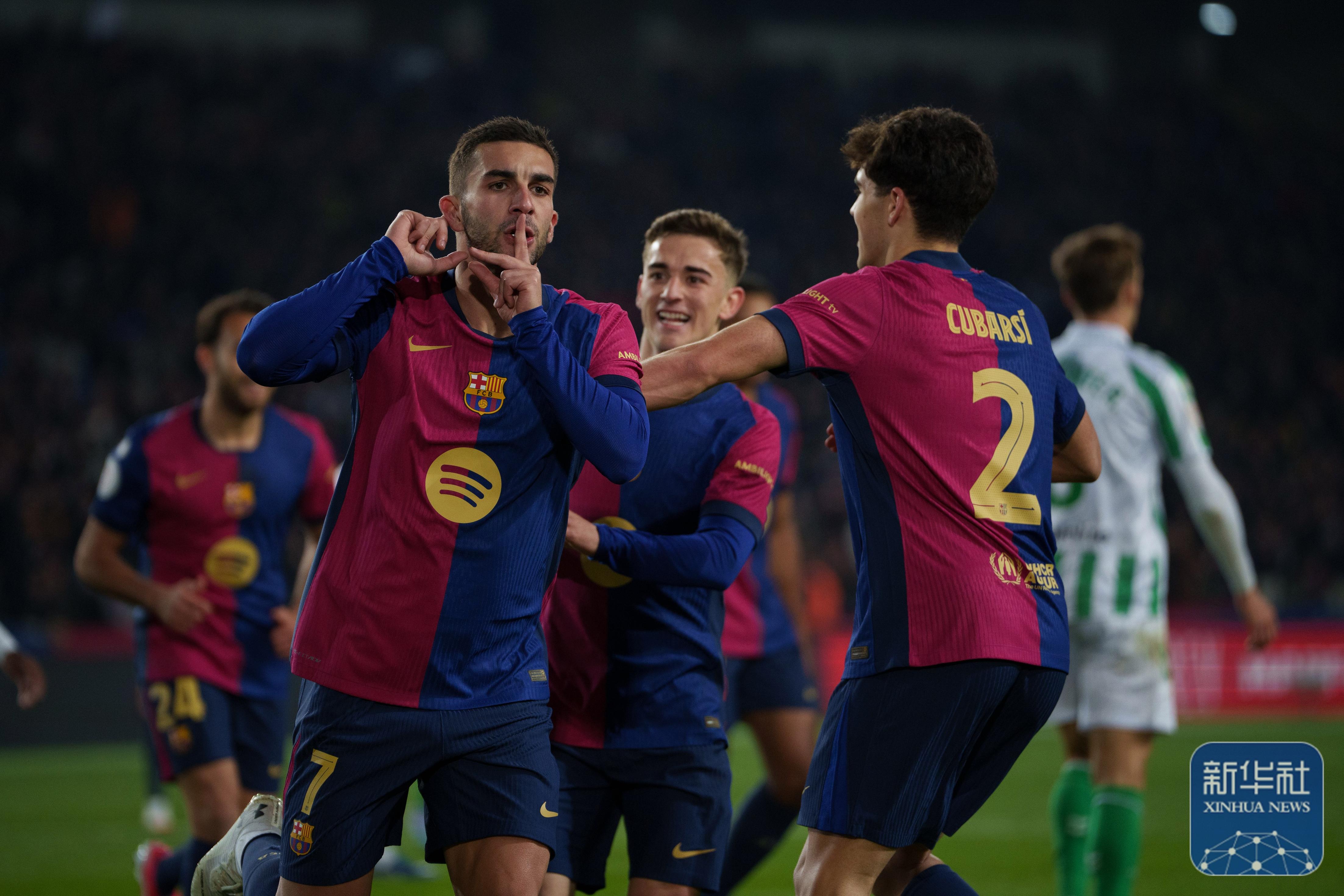 西班牙队实力击败对手，晋级四强